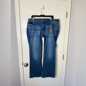 NWT Flamingals Women’s Medium Wash Bootcut Jeans Plus‎ Size 3X